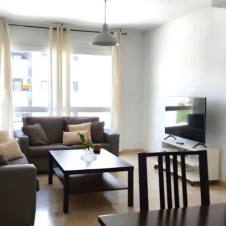 Teatinos Apartment *